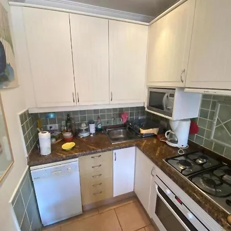 Front Line Ocean View Apartment Walk To The Beach דירה